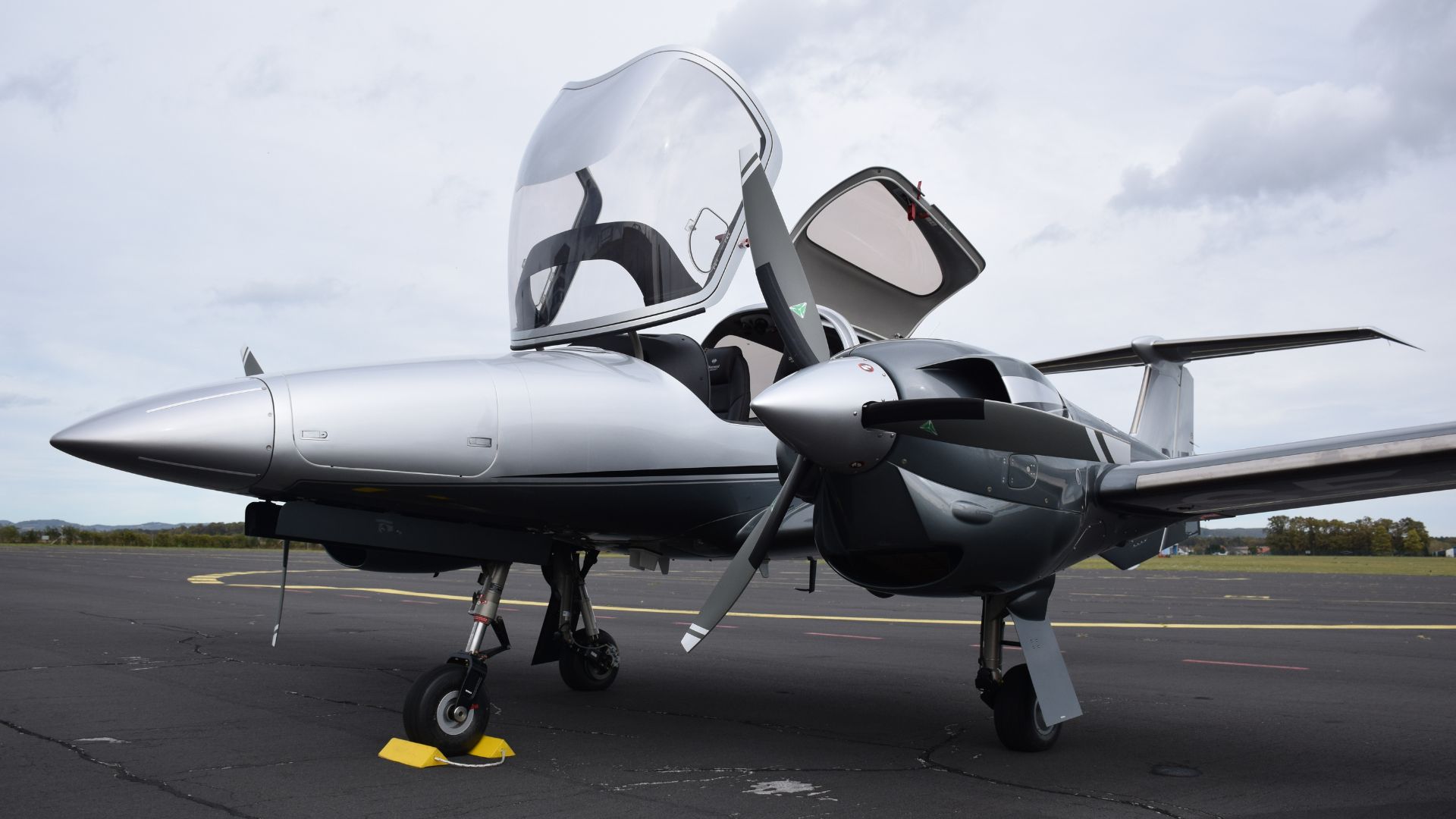 Diamond DA 42 Up to 130 000 benefit & extra warranty